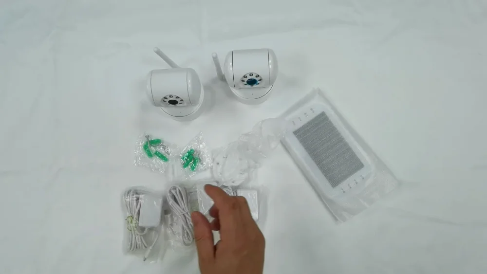 Yakry 5-inch baby monitor with two cameras