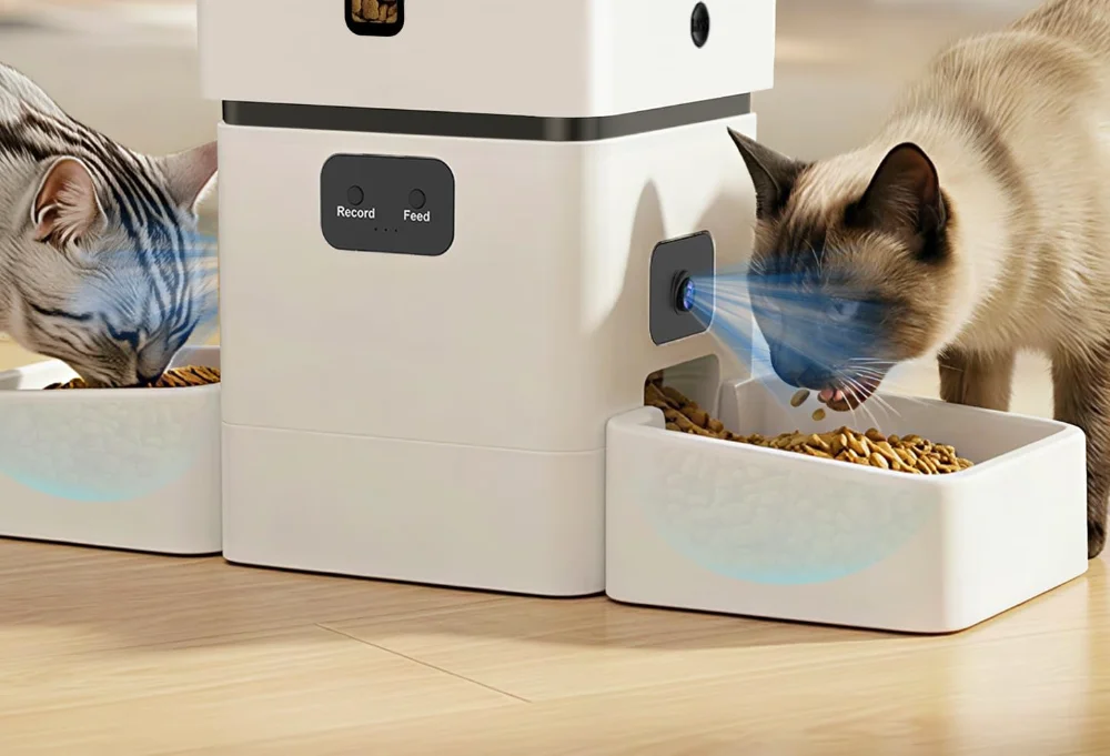 Yakry 8L automatic cat feeder with a camera
